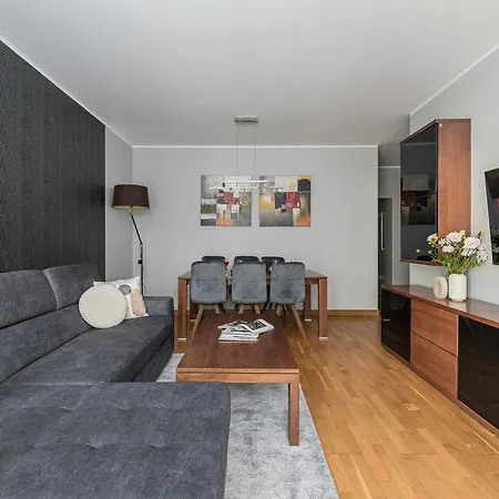 Lumina I Comfort 3-room With Parking & Balcony Apartment Warschau